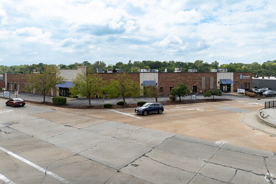 1300 Strassner Dr, Brentwood, MO for sale - Building Photo - Image 3 of 5