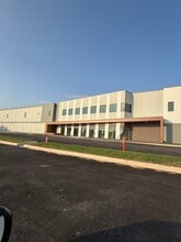 Silver Spring Route 11-Building 1, Mechanicsburg, PA for lease Interior Photo- Image 2 of 2