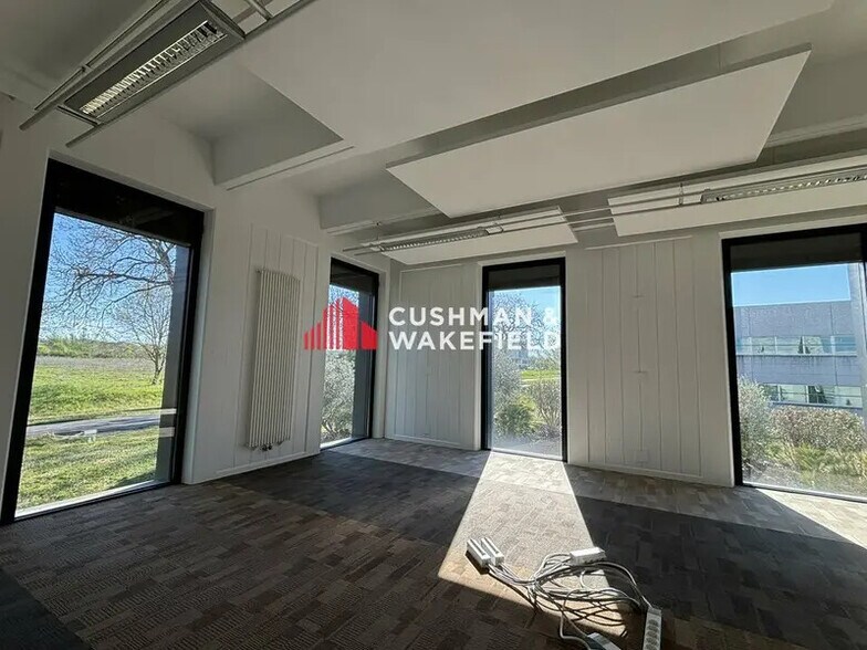 153 Rue Du Lac, Labège à louer - Photo du bâtiment - Image 2 de 12