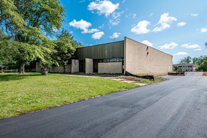 243 Belmont Dr, Somerset, NJ à vendre Photo du bâtiment- Image 1 de 6