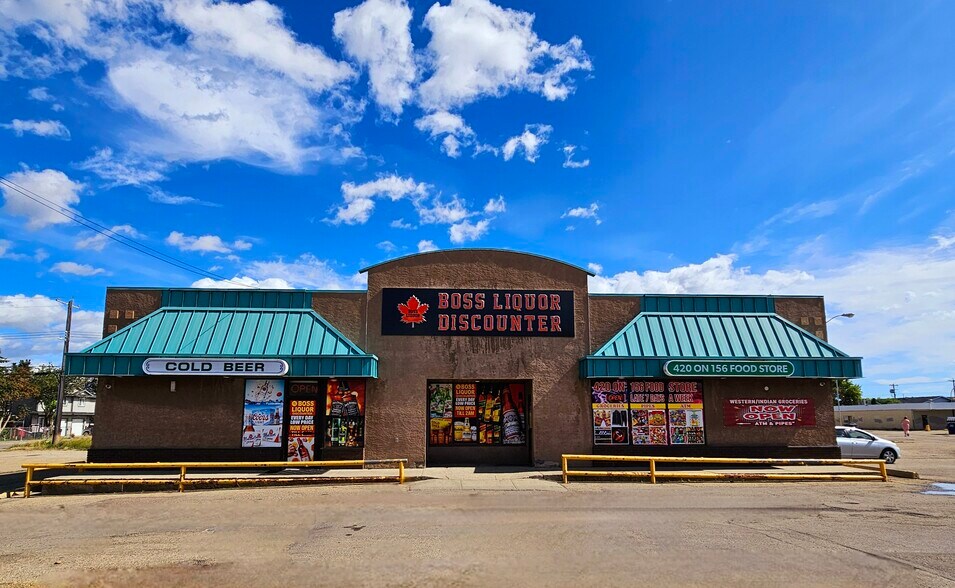 10149 156th St NW, Edmonton, AB à vendre - Photo du bâtiment - Image 2 de 12