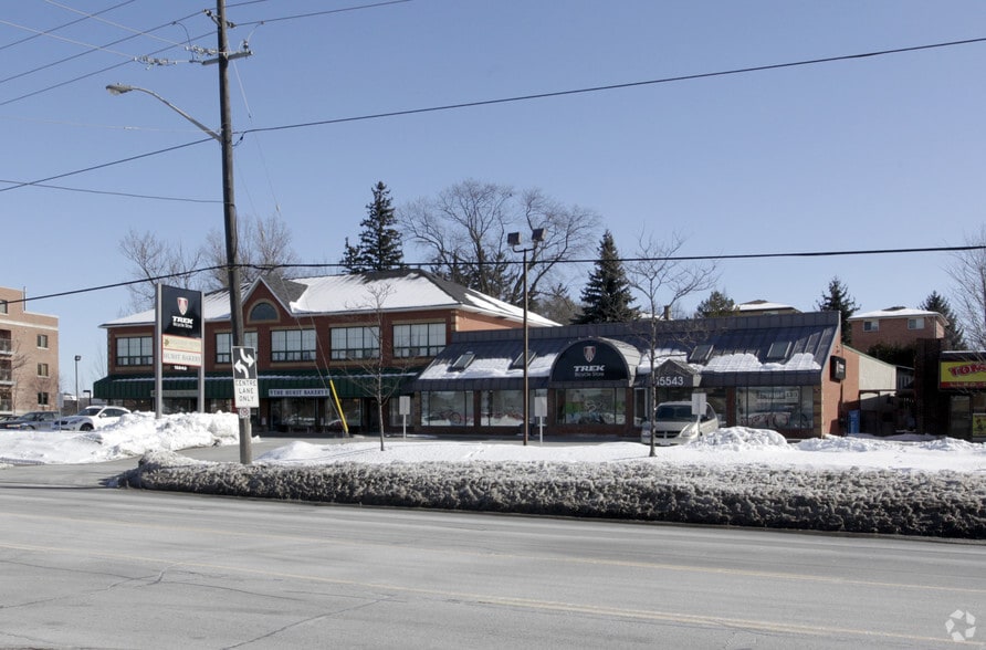 15543 Yonge St, Aurora, ON for lease - Building Photo - Image 3 of 7