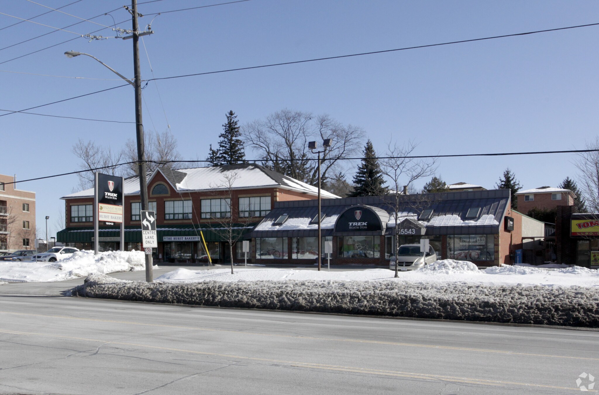 15543 Yonge St, Aurora, ON à vendre Photo principale- Image 1 de 1