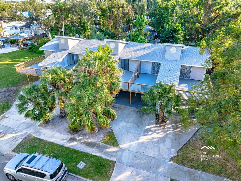 1559 7th Ave W, Bradenton, FL à vendre - Photo du bâtiment - Image 2 de 8