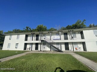 Plus de détails pour 391 W Railroad St, Arnaudville, LA - Multi-résidentiel à vendre