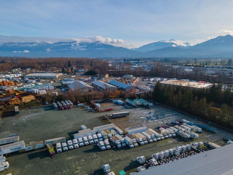 8072 Lickman Rd, Chilliwack, BC à vendre - Aérien - Image 2 de 2