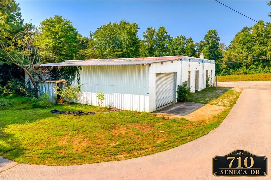 710 Seneca Rd, Seneca, SC for sale - Building Photo - Image 2 of 17