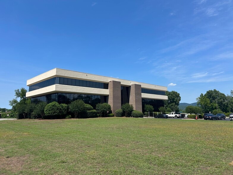 2223 Drake Ave SW, Huntsville, AL for lease - Building Photo - Image 2 of 12