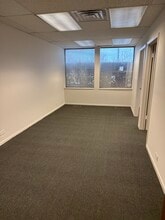 540-550 W Frontage Rd, Northfield, IL for lease Building Photo- Image 2 of 4