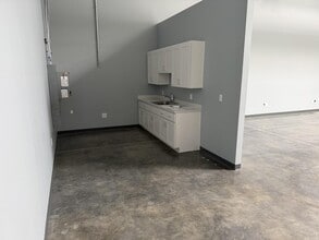 774 S Shelmore Blvd, Mount Pleasant, SC for lease Interior Photo- Image 2 of 4