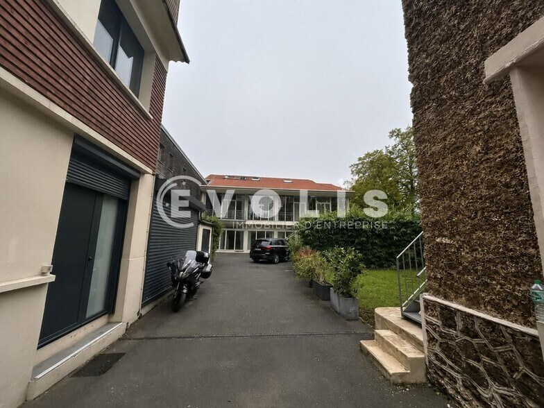 Office in Ivry-sur-Seine for sale - Building Photo - Image 1 of 16