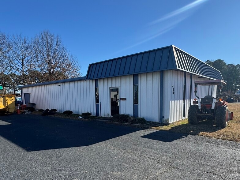 400 Copeland Dr, Hampton, VA for lease - Primary Photo - Image 1 of 8