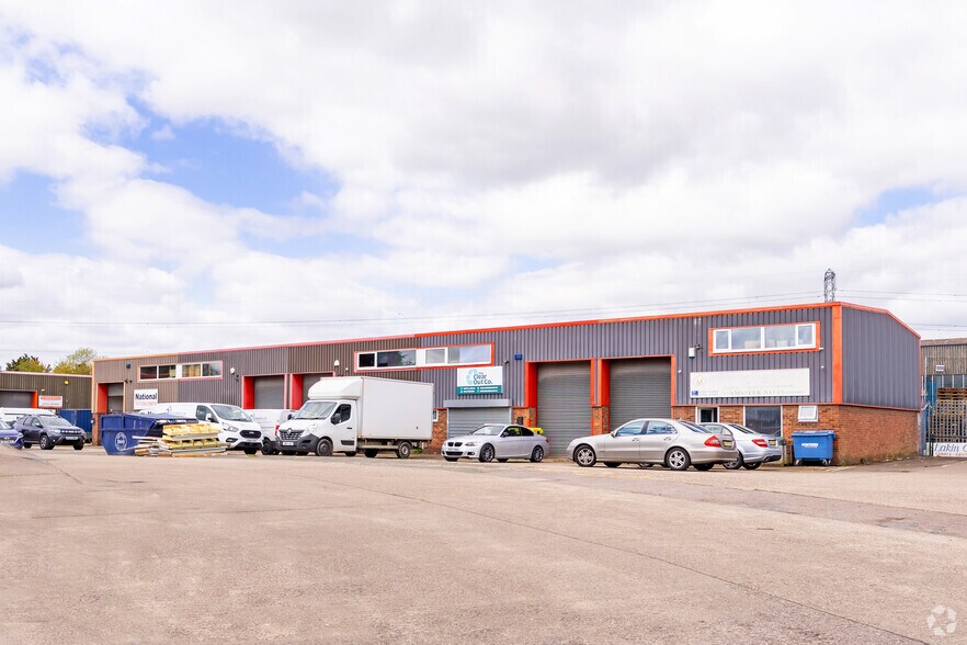 Unit 16 Ariane, Lichfield Road Industrial Estate, Tamworth à louer - Photo principale - Image 1 de 3