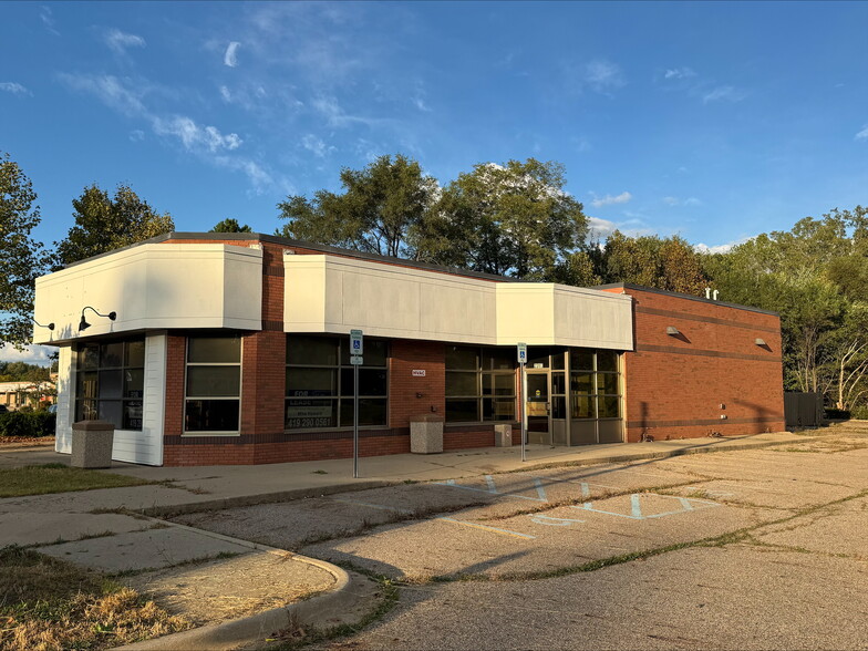 2350 Cedar St, Holt, MI à louer - Photo du bâtiment - Image 3 de 3