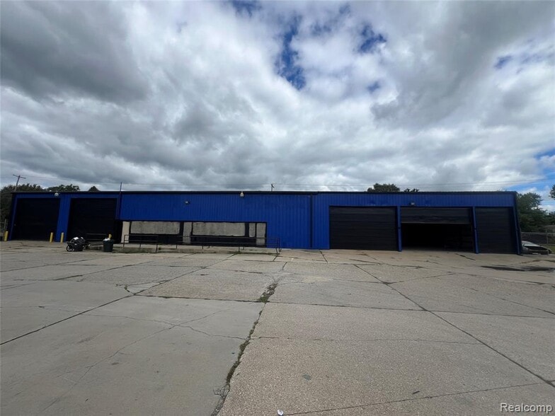 3417 W Ridgeway Ave, Flint, MI for sale - Building Photo - Image 2 of 7