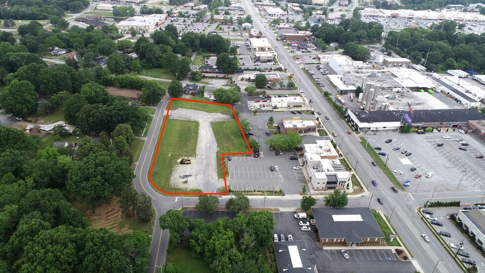 1600 Long St, High Point, NC for sale - Building Photo - Image 2 of 3