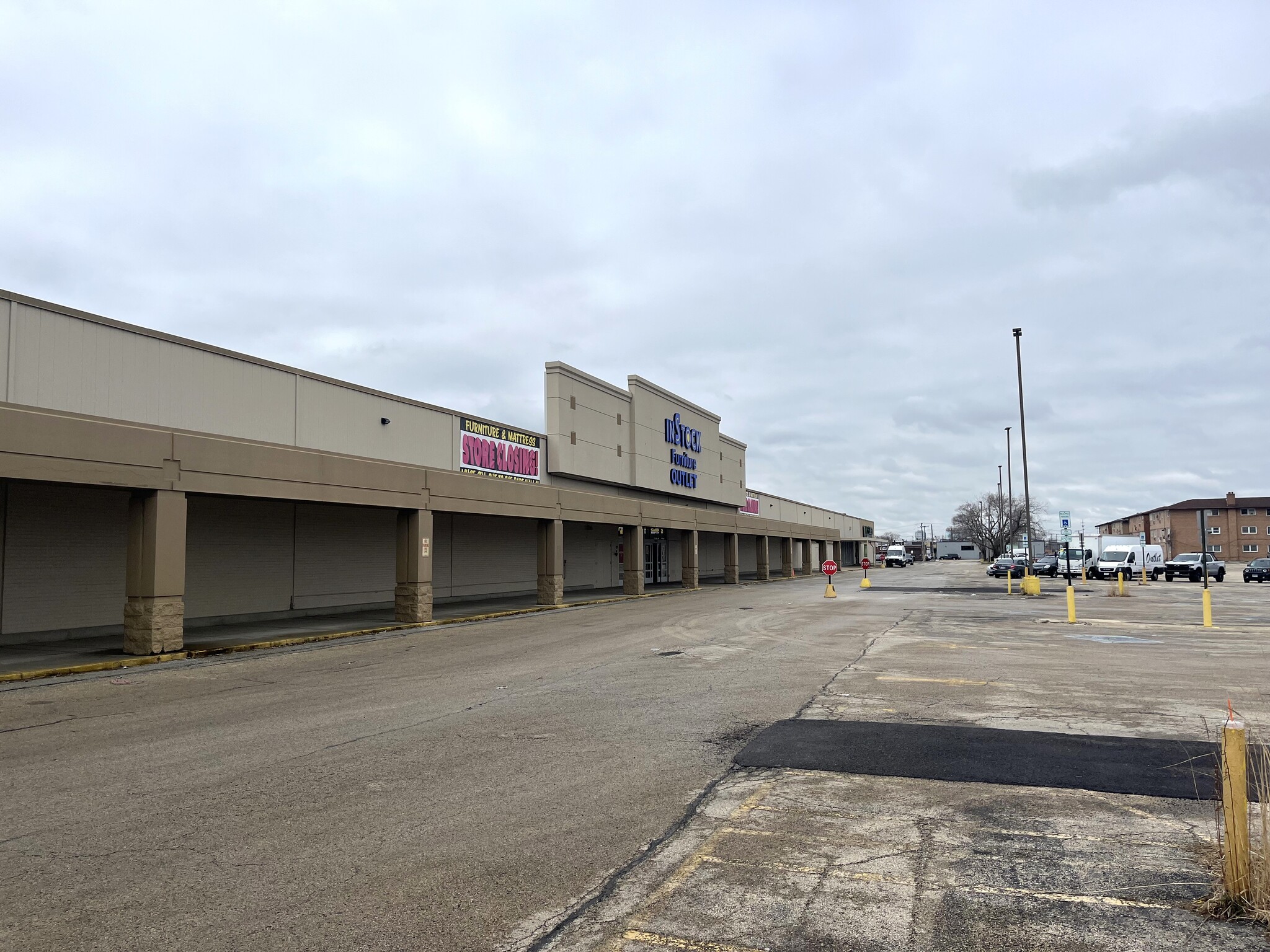 7325 W 79th St, Bridgeview, IL for lease Primary Photo- Image 1 of 11