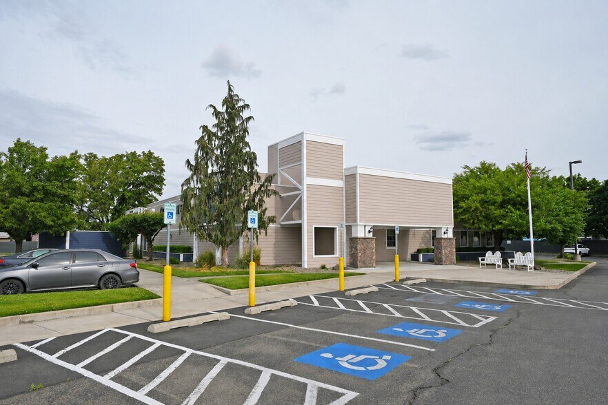 905 N 1st St, Yakima, WA à vendre - Photo du bâtiment - Image 2 de 21