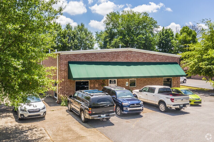 5684 Cleaves Dr, Arlington, TN à vendre - Photo du bâtiment - Image 2 de 12
