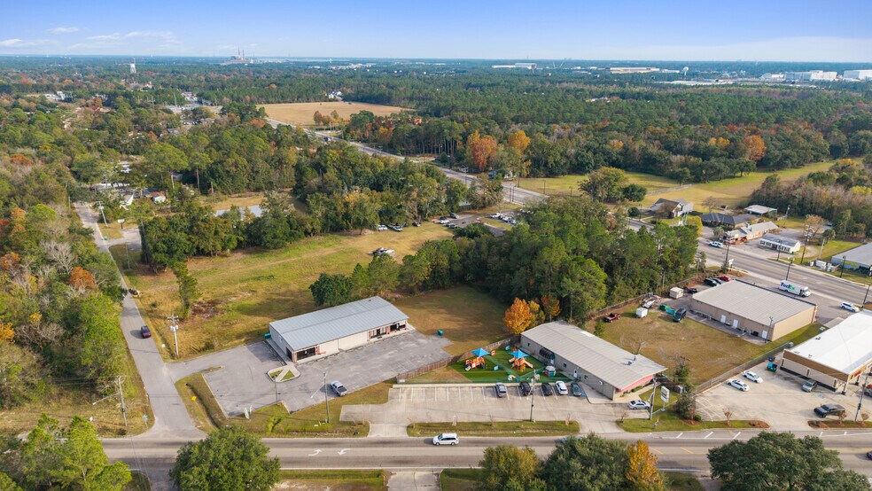 11376 Three Rivers Rd, Gulfport, MS for sale - Building Photo - Image 2 of 9