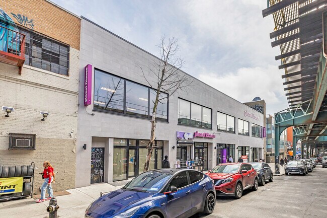 More details for 2070 Jerome Ave, Bronx, NY - Retail for Sale