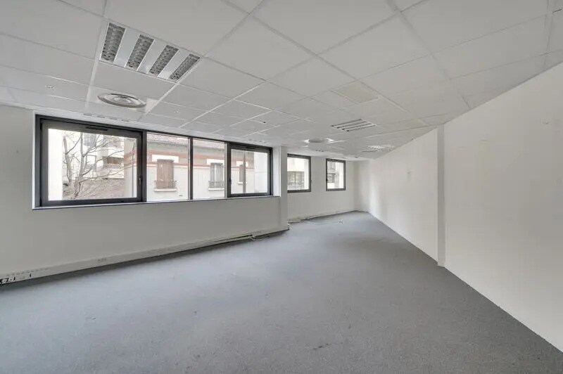 Office in Suresnes for sale Building Photo- Image 1 of 8