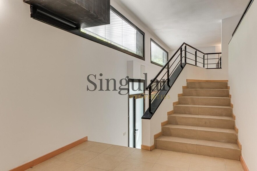 Multifamily in Barcelona, Barcelona for sale - Building Photo - Image 3 of 7