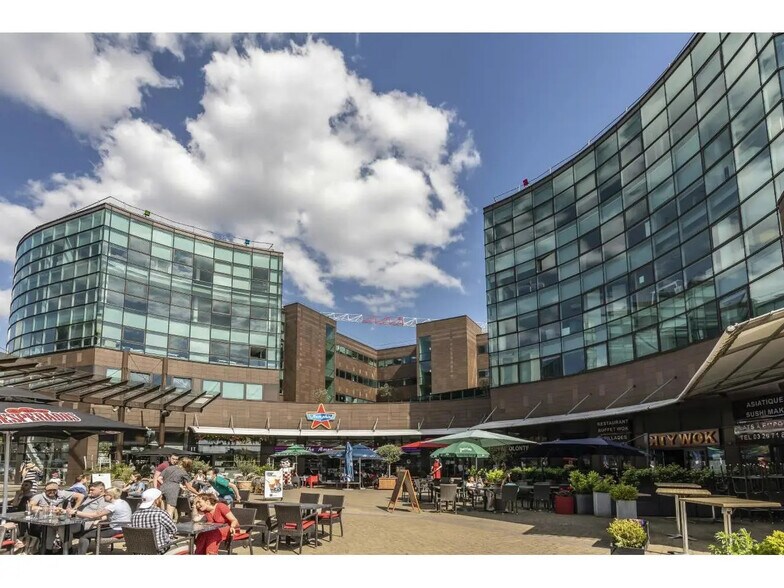 40 Rue De La Vague, Villeneuve-d'Ascq à louer - Photo du bâtiment - Image 2 de 13