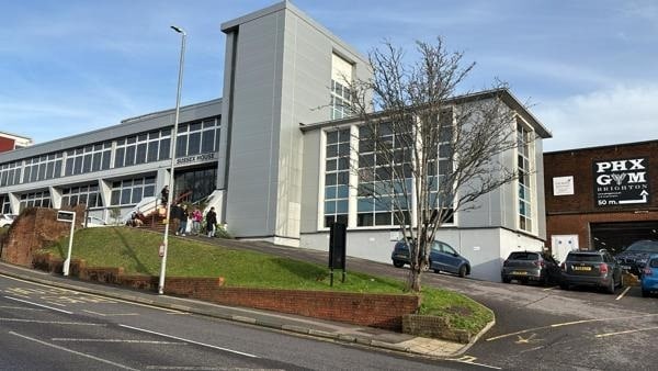 Sussex House, Crowhurst Rd, Brighton for lease - Building Photo - Image 3 of 12