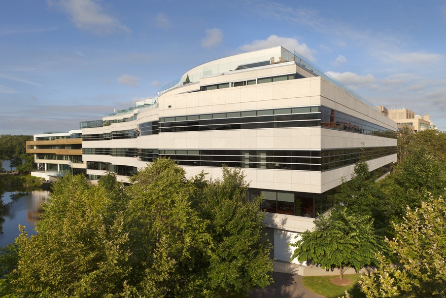 2900 K St NW, Washington, DC à vendre - Photo du bâtiment - Image 2 de 38
