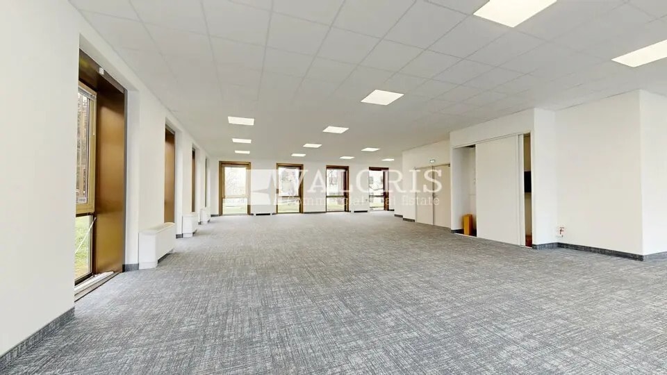 Office in Écully for sale - Interior Photo - Image 2 of 6