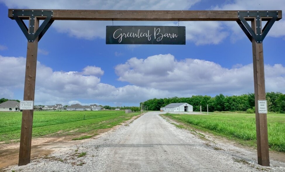 E 71st St, Broken Arrow, OK à vendre - Photo du bâtiment - Image 2 de 11