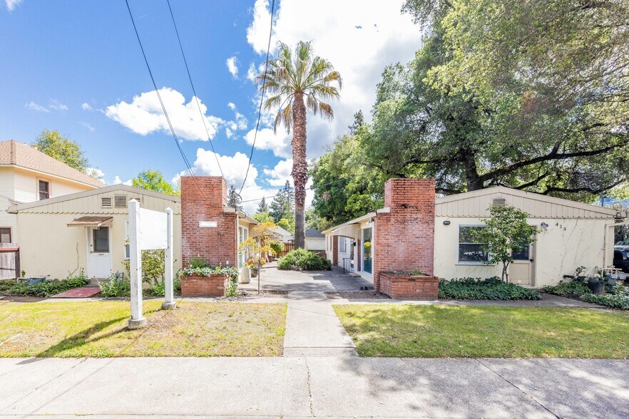 415 W Standley St, Ukiah, CA à louer - Photo du bâtiment - Image 1 de 8