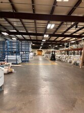 1800 Hull Ave, Des Moines, IA for lease Building Photo- Image 2 of 5