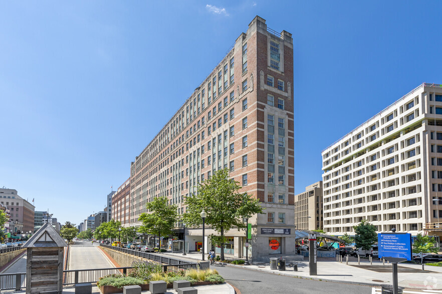 1350 Connecticut Ave NW, Washington, DC for lease - Building Photo - Image 2 of 12