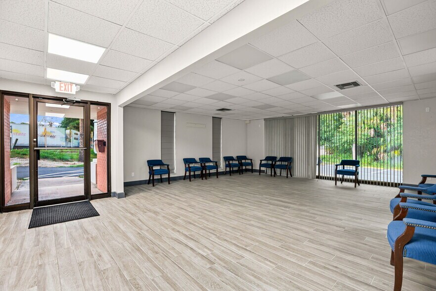 901 N Grove St, Eustis, FL à vendre - Photo du bâtiment - Image 2 de 59