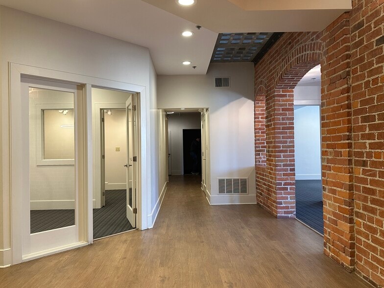 221-223 N Main St, Ann Arbor, MI for sale - Interior Photo - Image 2 of 8