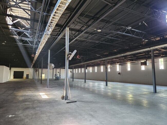 Plus de détails pour 1105 W Bramlett Rd, Greenville, SC - Industriel à louer