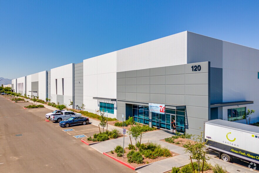 120 N 83rd Ave, Tolleson, AZ à louer - Photo du bâtiment - Image 2 de 7