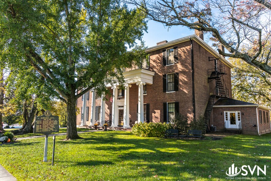 638 Beaumont Inn Dr, Harrodsburg, KY à vendre - Photo du bâtiment - Image 3 de 36