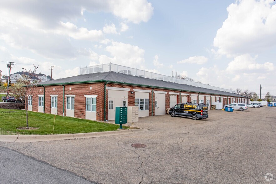 100 Merchant Ln, Pittsburgh, PA à louer - Photo du bâtiment - Image 3 de 4