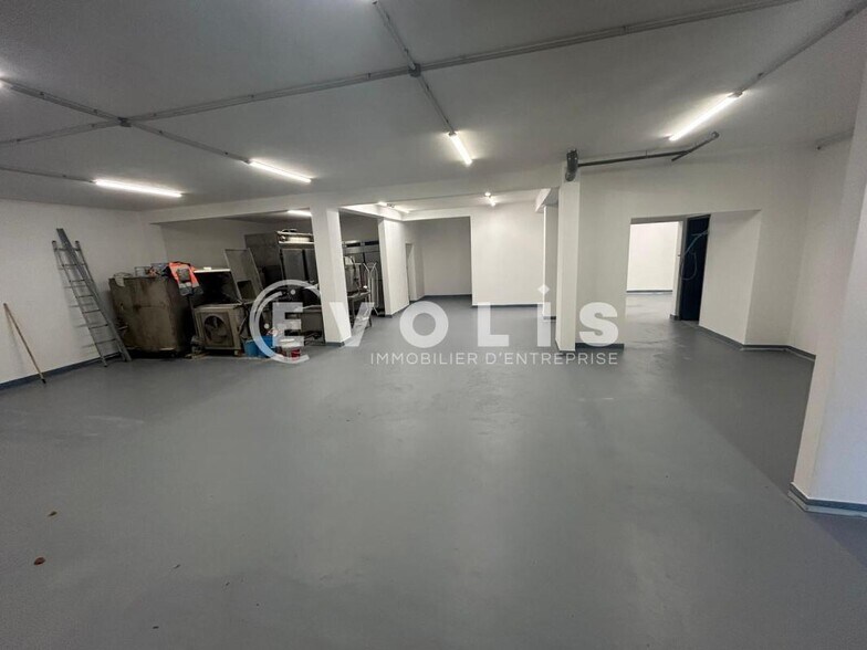 Flex in Guibeville for lease - Interior Photo - Image 1 of 29