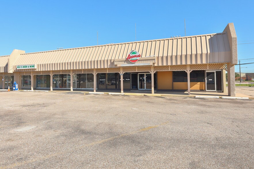 1001-1023 S Broadway St, La Porte, TX à louer - Photo du bâtiment - Image 2 de 2