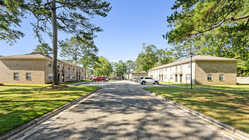 1310 Boone Hill Rd, Summerville, SC à vendre - Photo du bâtiment - Image 1 de 45