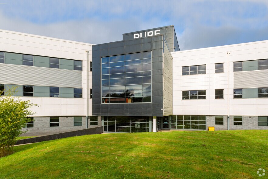 Lake View Dr, Nottingham for lease - Building Photo - Image 3 of 12