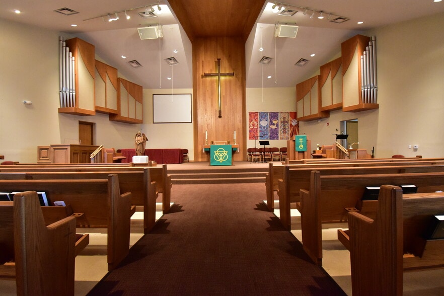 35127 Garfield Rd, Clinton Township, MI for lease - Building Photo - Image 2 of 6