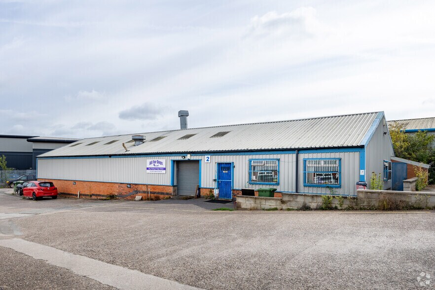 2 Parcel Ter, Derby à louer - Photo du bâtiment - Image 2 de 2