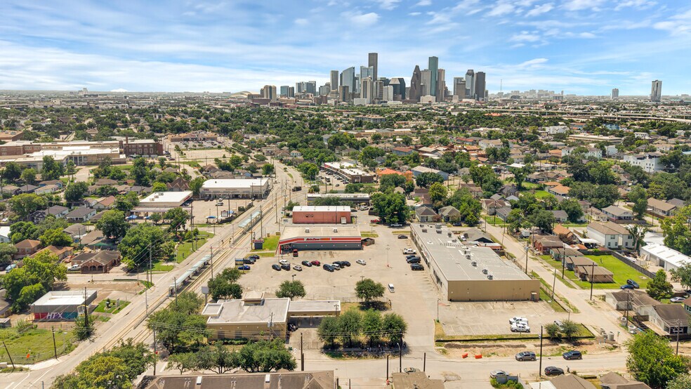 2601-2619 Fulton St, Houston, TX à louer - Photo du bâtiment - Image 2 de 18