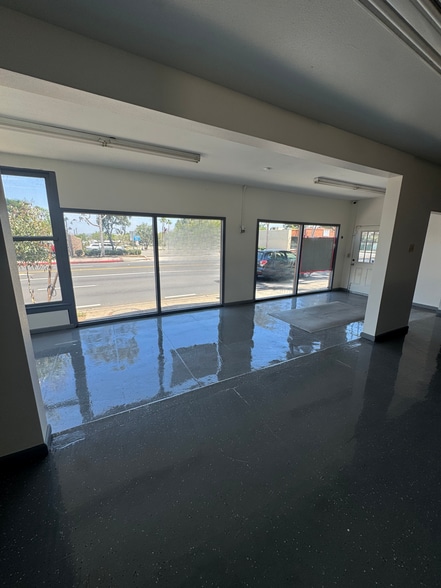 910 W 6th St, Corona, CA for lease - Building Photo - Image 2 of 17