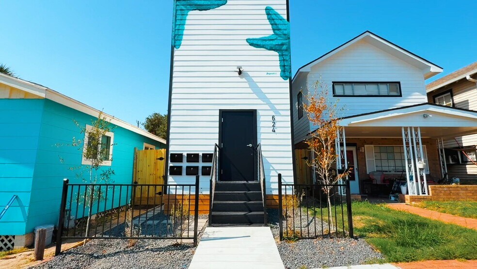 624 Ball, Galveston, TX à vendre - Vidéo sur l’inscription commerciale - Image 2 de 11